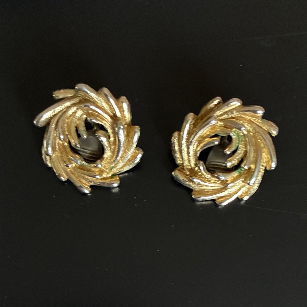 Vintage Monet Swirl Gold-tone Clip-on Earrings